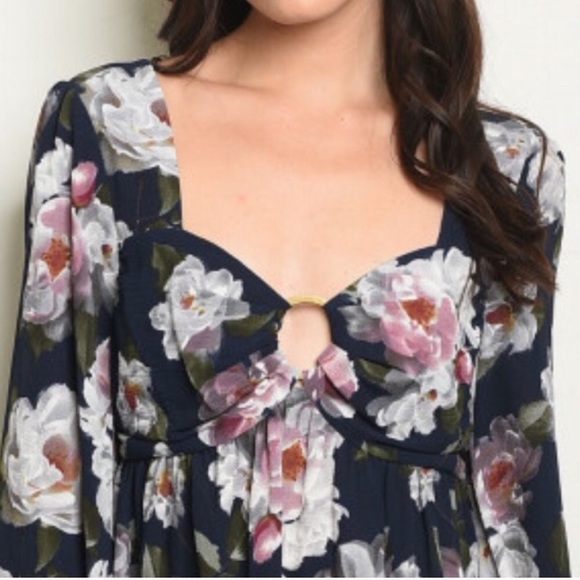 NWT! Keyhole Sweetheart Neck Floral Watercolor Top - Picture 3 of 8